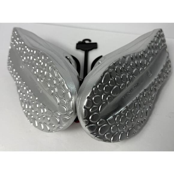 Spiderman Slides Men 10/11 - Marvel Heroic Comic Silver Red Slip on NWT RARE - Picture 2 of 5